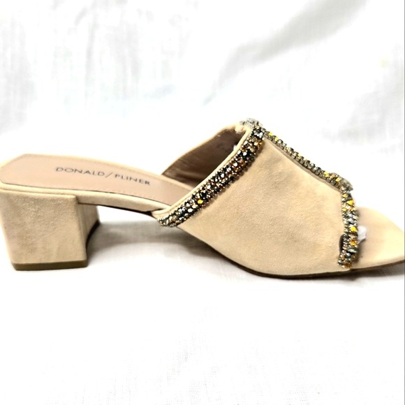 Donald J. Pliner Bette, Jewel Embellished Slide/mule Sandals. 7M Beige - Picture 2 of 14